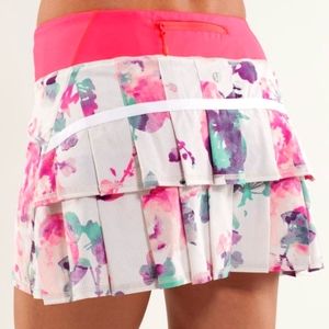 Lululemon Blurred Blossom Pacesetter skirt Size 8